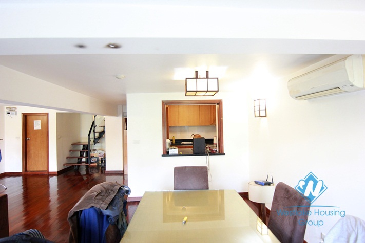 A beautiful duplex apartment with 2 bedrooms for rent in Xuan Dieu street, Tay Ho, Ha Noi